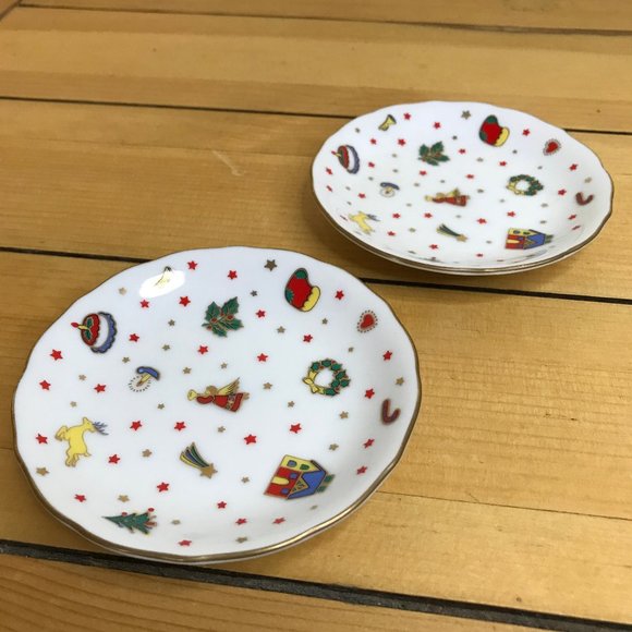 Utsuwakan by Maebata Mini 4" Christmas Candy Dish Small Saucer Plate Set of 2 - Picture 1 of 5